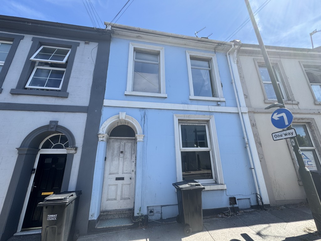 Mid-Terrace Property Over Four Floors With Seven Bedsits And Two Self-Contained Flats For Improvement And Repair
